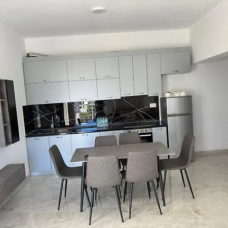 Pamja Apartment *
